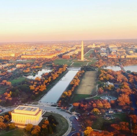 Washington DC Washington Dc Backgrounds, Washington D.c Aesthetic, Washington Dc Winter, Washington Dc Aesthetic, Trip Vibe, Dc Trip, Us Universities, Fall Mood, Dc Travel