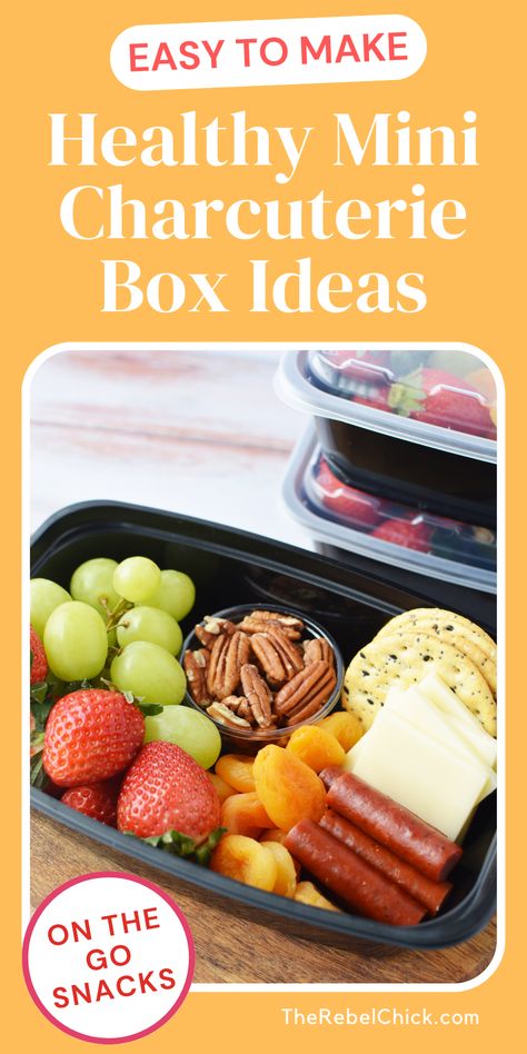 Charcuterie Lunches, Diy Charcuterie Board Gift, Mini Charcuterie Boxes Diy, Individual Party Food Boxes, Mini Charcuterie Boxes To Go, Charcuterie Board Lunch Box Ideas, Mini Cheese Board Boxes, Charcuterie Lunch Box Ideas, Charcuterie Boxes To Go Individual