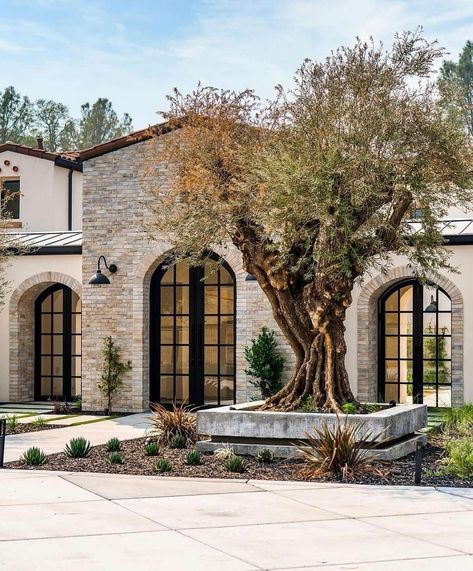 Pinterest Saves • Instagram Southwest House Exterior, Southwest House, Mediterranean Homes Exterior, Spanish Home, Spanish Modern, Hollywood Homes, Spanish Style Home, Hacienda Style, Exterior Remodel