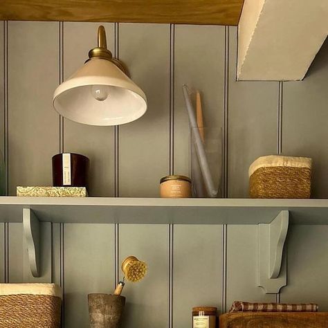 The English Panelling Co. on Instagram: "A gorgeous utility room created by @hornsby_style using our Georgian Wall Panelling. The shelving and peg rails are a great addition to make the space practical! #panelling #wallpanelling #panelledwalls #utility #utilityroom #utilityroomdecor" Paneled Kitchen, Vertical Paneling, Peg Rails, Paneled Ceiling, Tongue And Groove Walls, Tongue And Groove Panelling, Wall Panelling, Utility Room, Tongue And Groove