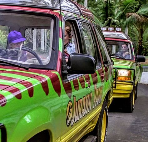 Jurassic Park Car, Park Aesthetic, Jurassic Park Movie, Cars Ideas, Epic Film, Michael Crichton, Apothecary Diaries, The Lost World, Jurassic Park World