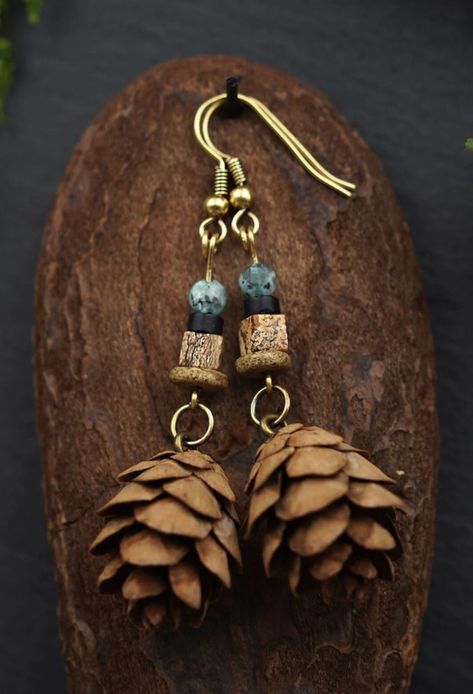 Pine Cone Earrings, Blue Chameleon, Pine Cone Jewelry, Nut Jewelry, Jewlery Earrings, Craft Earrings, Wood Jewelery, Weird Jewelry, Sparkle Design