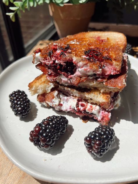 Blackberry, Bacon, & Goat Cheese Grilled Cheese - Choosing Balance Goat Cheese Grilled Cheese, Blackberry Chicken, Chicken Avocado Pasta, Gluten Free Caramel Apples, Bacon Goat Cheese, Grill Cheese, Caramel Apple Crisp, Pizza Grilled Cheese, Avocado Pasta Salad