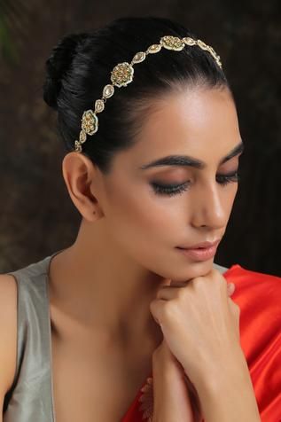 Shop for Paisley Pop Handcrafted Floral Kundan Polki Headband Online at Aza Fashions Rakhi Design, Head Pieces, Vintage Headbands, Gold Headband, Pearl Headband, Jhumka Earrings, 24kt Gold, Victorian Jewelry, Head Band