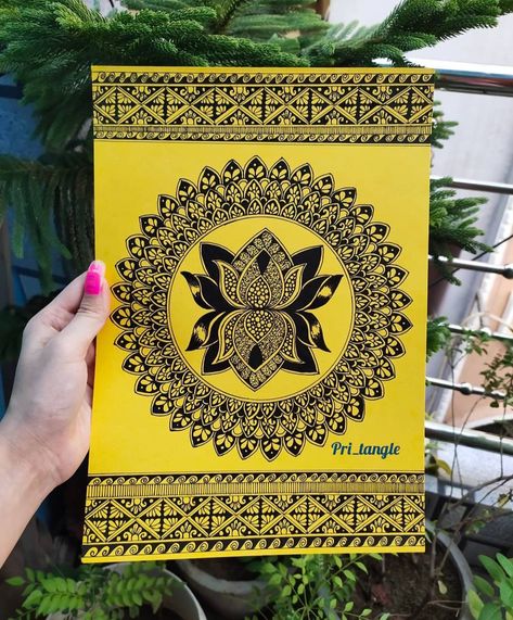 Yellow Mandala Art, Yellow Mandala, Colourful Mandala, Orange Mandala, Intricate Mandala, Doodle Art Drawing, Christmas Card Art, Fabric Earrings, Madhubani Painting