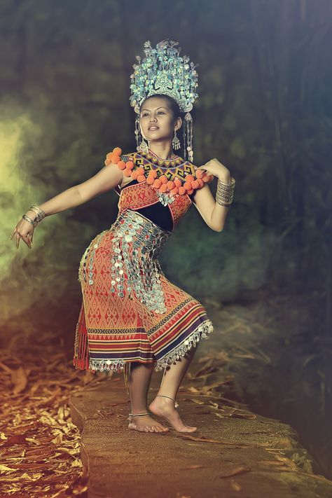 Ngajat Dance, Ab Reference, Ngepan Iban, Pua Kumbu, Apsara Dance, Cultural Dance, Dance Ballroom, Asian History, Just Dance