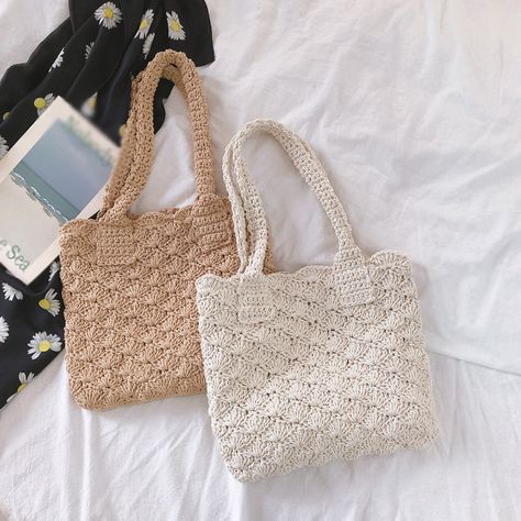 Hand Bag Pattern, Woolen Craft, Crochet Shoulder Bag, Woven Handbags, Crochet Handbags Patterns, Khaki Fashion, Handbags Casual, Fish Scale, Crochet Handbags