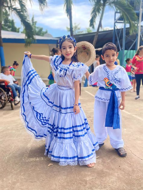 Argentina Clothing, Song Dance, National Costume, Shining Star, Latin American, Nicaragua, Traditional Dresses, Glow Up?, How To Wear