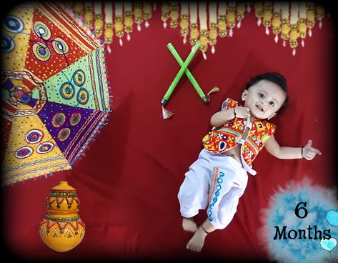 Bathukamma Theme Baby Photoshoot, Navaratri Baby Photoshoot Ideas, Navratri Baby Photoshoot Ideas, Navratri Theme Baby Photoshoot, Monthly Photoshoot, Born Baby Photos, Baby Shower Hamper, 7 Month Baby, Baby Family Pictures