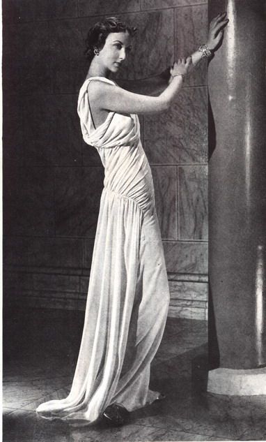 Madeline Vionnet, Vionnet Dress, Roman Antique, Retro Vogue, 1930s Hair, Cristobal Balenciaga, Madame Gres, Madeleine Vionnet, Paul Poiret