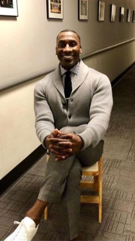 Guy In Suit, Shannon Sharpe, Saying Hello, Search Engines, Black Men Fashion, Nature Photographs, Well Dressed Men, Mens Street Style, Well Dressed