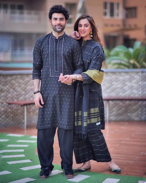 Eid Couple Poses, Eid Couple, Christmas Dress Ideas, Couple Dresses, Eid Pics, Eid Dress, Bride Photography Poses, Eid Outfits, Couple Dress