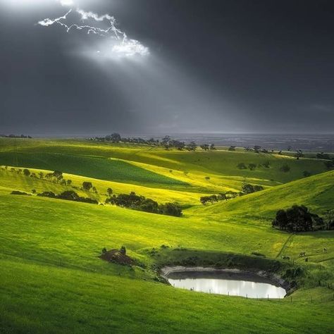 Beautiful ! Lightning Photos, Riders On The Storm, Adelaide Hills, Calm Before The Storm, Earth Art, Foto Art, Nature Aesthetic, The Storm, Landscape Photos