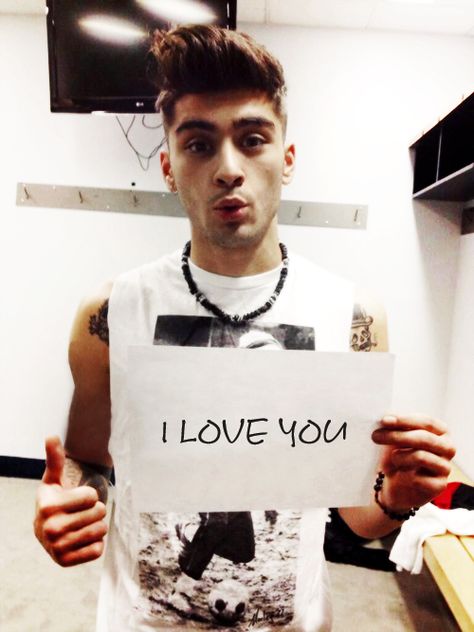 I love you too, Zayn :) xxxx. Zayn Malik One Direction, One Direction Zayn Malik, Zayn Malik Photos, Zayn Malik Pics, Romantic Love Messages, One Direction Photos, Montage Photo, One Direction Pictures, L Love You