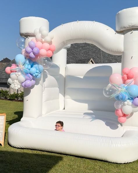 Bringing joy to your little ones is our passion 🤩♥️✨ • • • • • #bouncehouse #bouncehouserental #modernbouncehouse #whitecastle #balloons #funtimes #birthdaygirl #dfwkidsparties #dfw #dfwpartyrentals #dfwrentals Bounce House With Balloon Garland, Bounce House With Balloons, Wedding Bounce House Balloons, Unique Bounce House, Inflatable Bounce House Business, Bounce House Rentals, Magic Fairy, Fairy Party, Bounce House