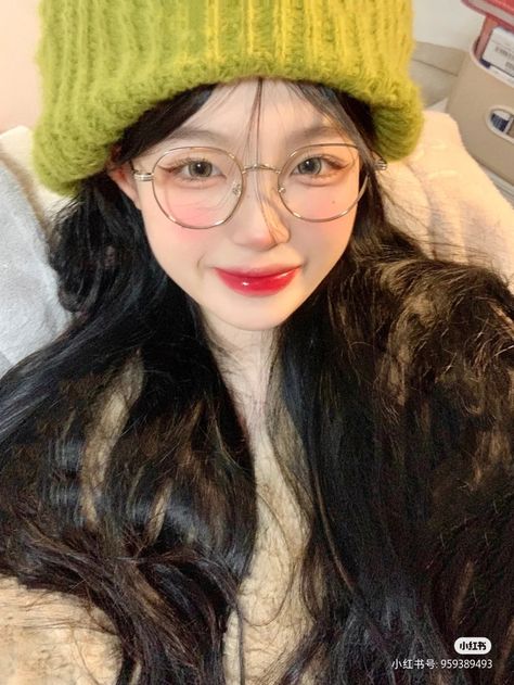 Haircuts Straight Hair Asian, Straight Hair Asian, Girls Haircuts, Makeup Ulzzang, Hair Asian, Doll Eye Makeup, Glasses Makeup, Swag Makeup, Cute Glasses