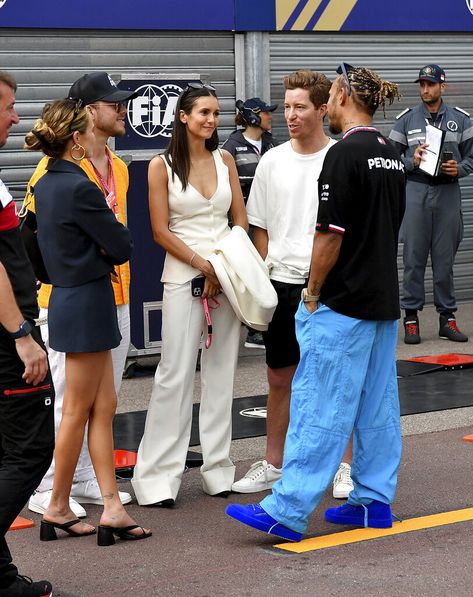 #NinaDobrev #LewisHamilton Sir Lewis Hamilton, Lewis Hamilton Formula 1, Shaun White, Outfit Inso, Nina Dobrev, Lewis Hamilton, Dressy Outfits, Formula One