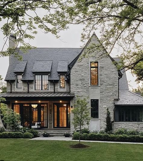 Top 15 House Exterior Trends for 2024 - Nikki's Plate Modern Cottages, Exterior Siding Colors, Project Architecture, Exterior Stone, Farmhouse Exterior, Building A New Home, Dream House Exterior, Stone House, Craftsman House