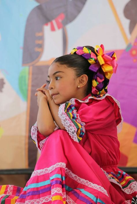 Traje típico de Jalisco Folklorico Hair, Latino Clothing, Mexican Traditional Dress, Outfit Mexicano, Women's Traditional & Ceremonial Clothing, Spanish Style Architecture, Traditional Mexican Dress, Traditional Baby Names, Ballet Folklorico