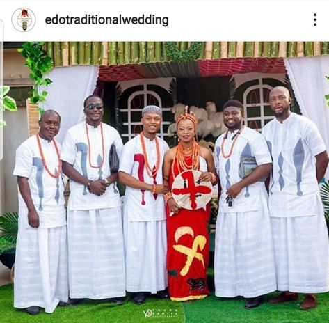 Edo Traditional Bridal Party Edo Traditional Attire For Men, Benin Traditional Attire For Men, Benin Traditional Wedding Attire, Edo Traditional Wedding Attire, Benin Bride, Edo Brides, Saved Pictures, Nigerian Traditional Wedding, Cute Family Photos