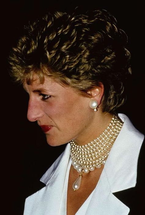 Princess Diana's most iconic jewellery moments - Something About Rocks Diana Necklace, The Crown Season, Diamond Headband, Catherine Walker, Diamond Tiara, Big Pearl, Lady Diana Spencer, Velvet Choker, Diana Spencer