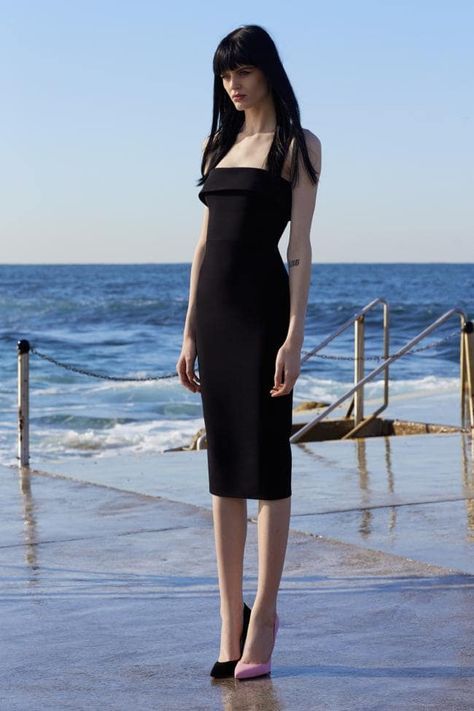 Lbd Outfit Classy, Lbd Outfit, Actor Fashion, Bride Sandals, Dress Hire, Outfit Classy, Alex Perry, Armani Prive, Ermanno Scervino