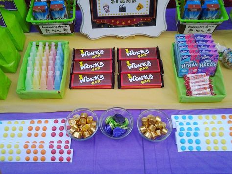 Willy Wonka backyard movie night party Wonka Movie Night, Willy Wonka Movie Night, Movie Night Sleepover, Willy Wonka Movie, Backyard Movie Night Party, Wonka Movie, Chocolate Factory Party, Wonka Party, Willy Wonka Party