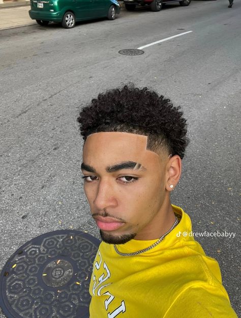 Fades For Curly Hair, Fades For Black Men, Front Taper Hairline, Low Taper Afro, Afro Hair Cut, Low Taper Fade Haircut Black, Taper Fade Haircut Black, High Taper Fade Haircut, Afro Taper Fade