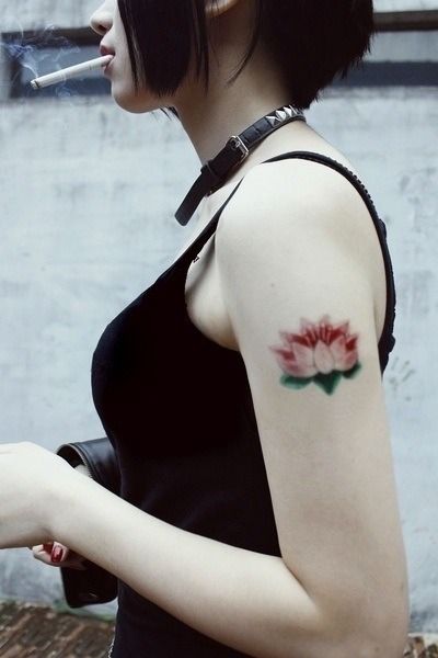 Nana's lotus (Ren flower) Nana Tattoo, Nana Anime, Nana Manga, Nana Osaki, Lotus Tattoo, Anime Tattoos, Piercing Tattoo, Pretty Tattoos, Body Mods