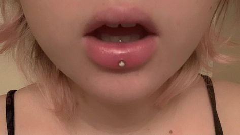 Piercing Retainer, Ashley Piercing, Vertical Labret Piercing, Monroe Piercings, Cool Piercings, Labret Piercing, Piercing Aftercare, Cute Piercings, Types Of Piercings