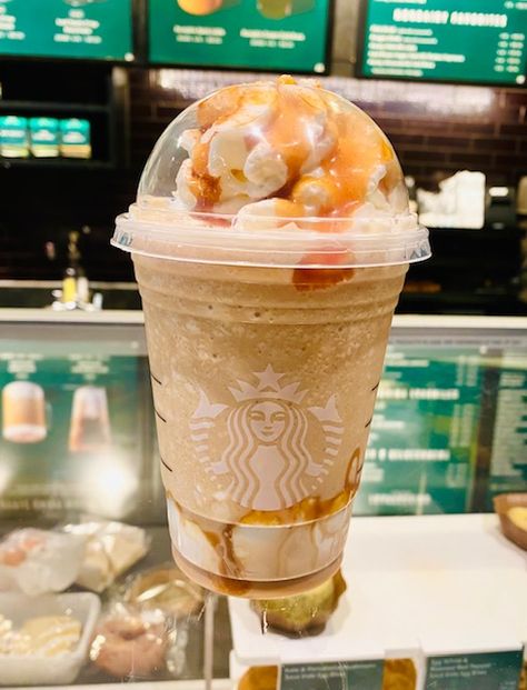 Starbucks Caramel Drinks, Dessert In A Cup, Starbucks Frappuccino Recipe, Caramel Drinks, Frappuccino Starbucks, Cinnamon Twist, Apple Brown Sugar, Caramel Frappuccino, Secret Starbucks Drinks