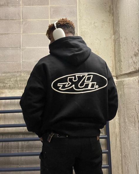 Hoodie Logo Design Ideas, Streetwear Hoodie Design Ideas, Stairwell Photoshoot, Hoodie Photoshoot Ideas, Airpods Max Outfit, Hoodie Shoot, Black Hoodie Streetwear, Hoodie Photoshoot, Hoodie Design Ideas Inspiration