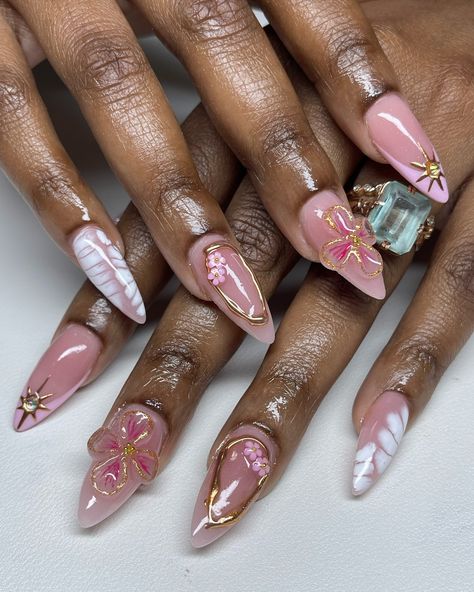 Almond nails french