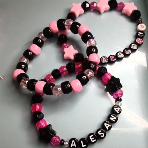 Scene Emo Bracelets, Scene Bracelets Aesthetic, Emo Jewelry Bracelets, Emo Scene Bracelet, Emo Bracelets Aesthetic, Scene Bead Bracelets, Emo Bracelets Diy, Lovejoy Kandi, Kandi Display