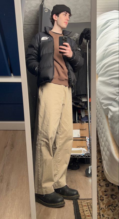 Cargo Pants With Doc Martens, How To Style Tan Cargo Pants, Tan Cargo Pants Outfit Men, Tan Cargo Pants Outfit Street Styles, Tan Pants Outfit Men, Tan Cargo Pants Outfit, Tan Pants Men, Tan Pants Outfit, Cargo Pants Outfit Street Style