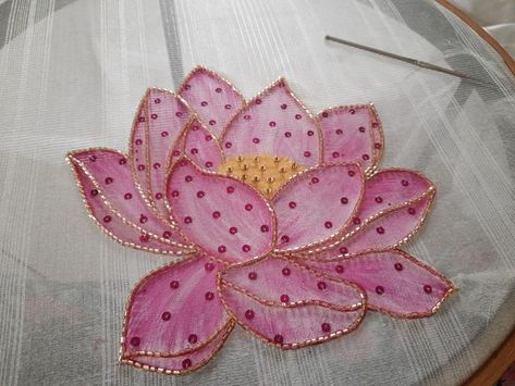 Embroideries Of India, Work On Dupatta Embroidery, Blouse Hand Stiching Designs, Hand Paint With Embroidery, Fabric Paint Designs For Blouse, Fabric Painting On Organza Saree, Aari Work On Dupatta, Pichwai Embroidery Design, Fabric Paint With Aari Work