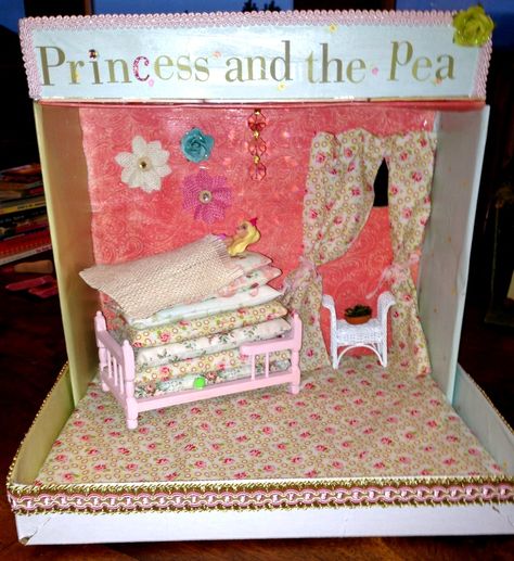 Princess and the Pea made from a shoe box, fabric, doll house bed with handmade pillows! Shoe Box Story Project, Doll House Bed, Story Boxes, Rapunzel Story, Shoe Box Crafts, Fabric Doll House, Dollhouse Bed, Princess And The Pea, Animal Crafts For Kids