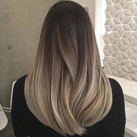 50 Flattering Brown Hair with Blonde Highlights to Inspire Your Next Hairstyle #brownhair #darkbrownhair #blondehighlights #brownhairstyle Balayage Straight, Balayage Straight Hair, Brown Hair With Blonde Highlights, Balayage Hair Blonde, Brown Blonde Hair, Ombre Hair Color, Hair Coloring, Pretty Hair, Ash Blonde