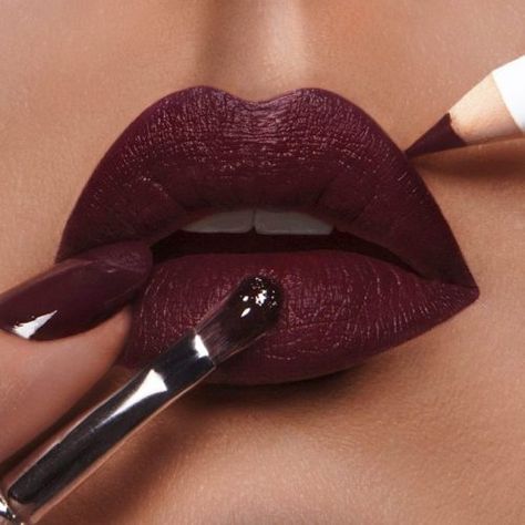 Best Maroon Matte Lipstick Shades to Look Stunningly Beautiful ★ See more: https://glaminati.com/best-maroon-matte-lipstick/ Maroon Matte Lipstick, Makeup Bibir, Burgundy Lips, Matte Lipstick Shades, Batons Matte, Dark Lipstick, Beauty Make-up, Dark Lips, Beautiful Lips