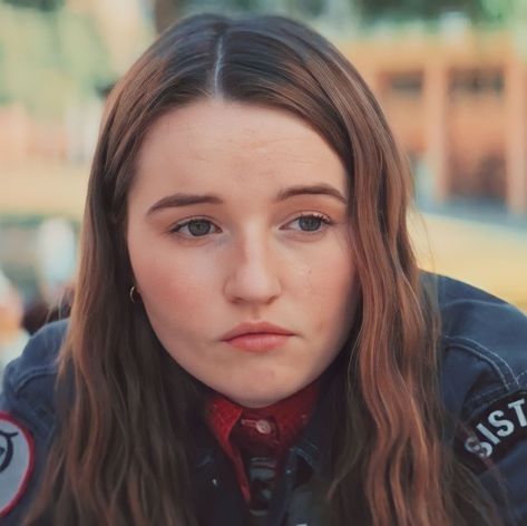 booksmart icons | amy icons Kaitlyn Dever Book Smart, Booksmart Amy And Hope, Kaitlyn Dever Icons, Booksmart Amy, Booksmart Movie, Women Faceclaims, Gods Wrath, Twd Oc, Perfect Girlfriend