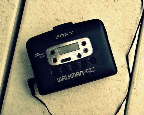 SONY WM-FX221 Sony Walkman, Childhood Memories 70s, Retro Nostalgia, Audio Cassette, 90s Nostalgia, The Good Old Days, Fm Radio, Radios, Childhood Memories