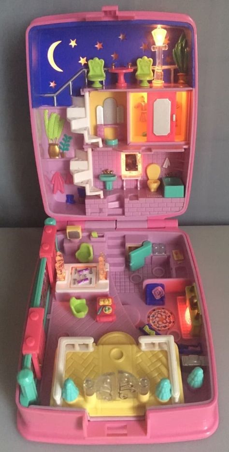 Polly Pocket Design Lessons | Apartment Therapy Polly Pocket Vintage, Poly Pocket, Polly Pocket Dolls, Polly Pockets, Childhood Memories 90s, 90s Memories, 90s Girl, Nostalgic Toys, Vintage Barbie Dolls