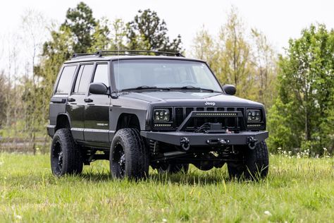 Jeep Winch, Rough Country Suspension, Jeep Interiors, Winch Bumpers, Lifted Jeep, Jeep Xj, Jeep Cherokee Xj, Truck Ideas, Jeep Accessories