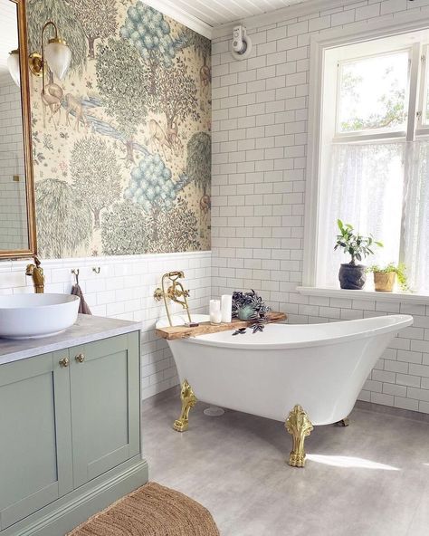 Its a william morris kind of day….🤎💚 Repost from @wmorrisandco • Unwind amidst spaces where design seamlessly merges with elegance, creating a sanctuary for relaxation. We adore these bathroom spaces, featuring much loved Morris & Co. wallcoverings, wonderfully styled by: Photo 1: @frankcordinata Photo 2: @thevintageroom Photo 3: @katiedavisdesign Photo 4: @wildflowerhome.interiors Photo 5: @emysrenovations Photo 6: @gme_interiors #wallpaperweek #williammorris #pattern #historicwallpa... Bathroom Tapestry, Morris And Co Wallpaper, Brook Linen, Fall Bathroom Decor Ideas, Morris And Co, Fall Bathroom Decor, Fall Bathroom, Cottage Interiors, Blue Rooms