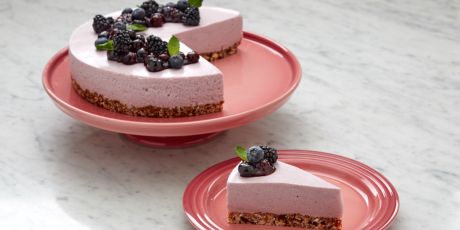 Blueberry Skyr Cheesecake Low Sugar Desserts, Anna Olson, Avocado Chocolate Mousse, Easter Desserts Recipes, Best Cheesecake, Food Network Canada, Spring Desserts, Gluten Free Desserts Recipes, Fun Easy Recipes