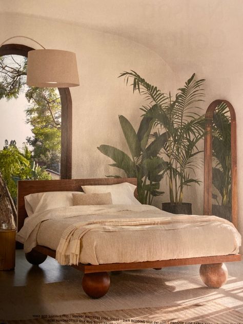 Indonesian Bedroom Bali Style, Small Tropical Bedroom, Minimalist Tropical Bedroom, Vintage Hawaiian Decor Bedroom, Bali Themed Bedroom, Mediterranean Costal House, Hawaiian House Aesthetic, Caribbean Bedroom Ideas, Island Room Aesthetic