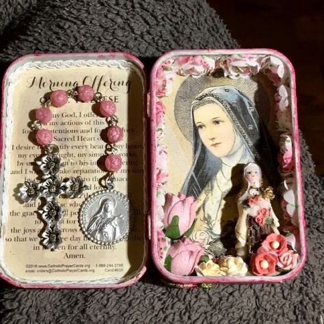 Catholic Altar, Catholic Crafts, Prayer Box, Dessin Adorable, Catholic Art, Jesus Loves You, Mother Mary, Sacred Art, Christian Music