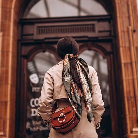 Chloé Girls Club on Instagram: “@mossonyi Chloé Girls Club 🖤 #chloe #chloeGIRLS #chloeclub #girls #girlsclub #chloenrl #natacharamsaylevi” See By Chloe Bag Outfit, Chloe Tess Bag Outfit, Chloe Bag Outfit, Chloe Tess Bag, Chloe Tess, Timeless Outfits, Winter Photoshoot, Bag Outfit, Minimalist Capsule Wardrobe