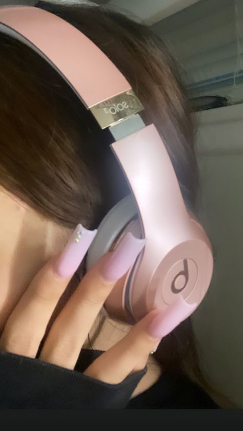 Rose Gold Headphones, Beats Solo 3, Beats Solo3, Pink Headphones, Rose Gold Aesthetic, Apple Headphone, Gold Aesthetic, Pink Girly Things, Girly Accessories