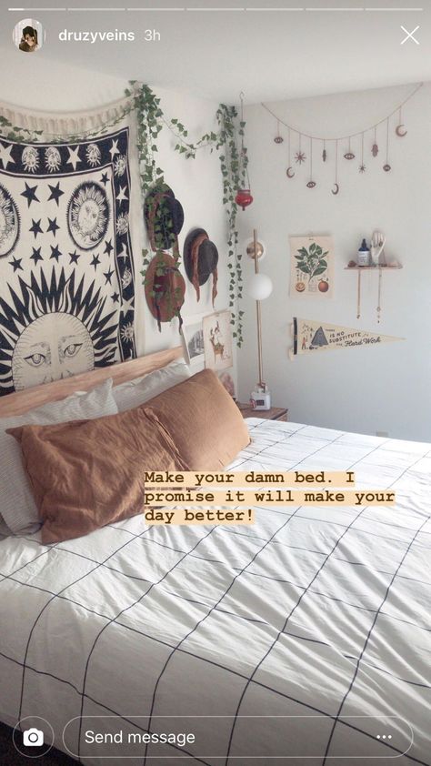 Moon Tapestry, Tapestry Bedroom, Dorm Room Inspiration, Girl Bedroom Designs, Indie Room, Teen Room Decor, Redecorate Bedroom, Cozy Room Decor, Teen Bedroom Decor